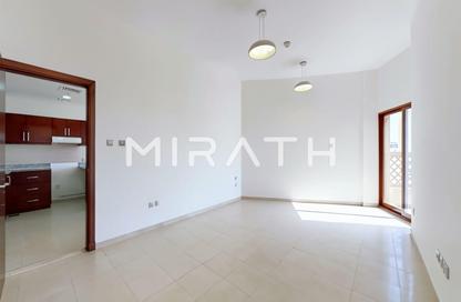 Apartment - 1 - 2 for rent in Umm Suqeim 3 - Umm Suqeim - Dubai