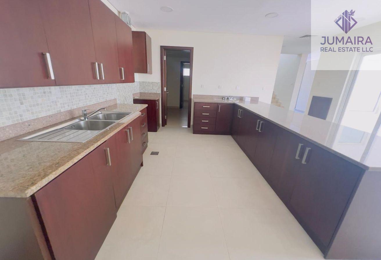 Coastal Living/Bermuda 3BR+Maid Villa/Mina Al Arab