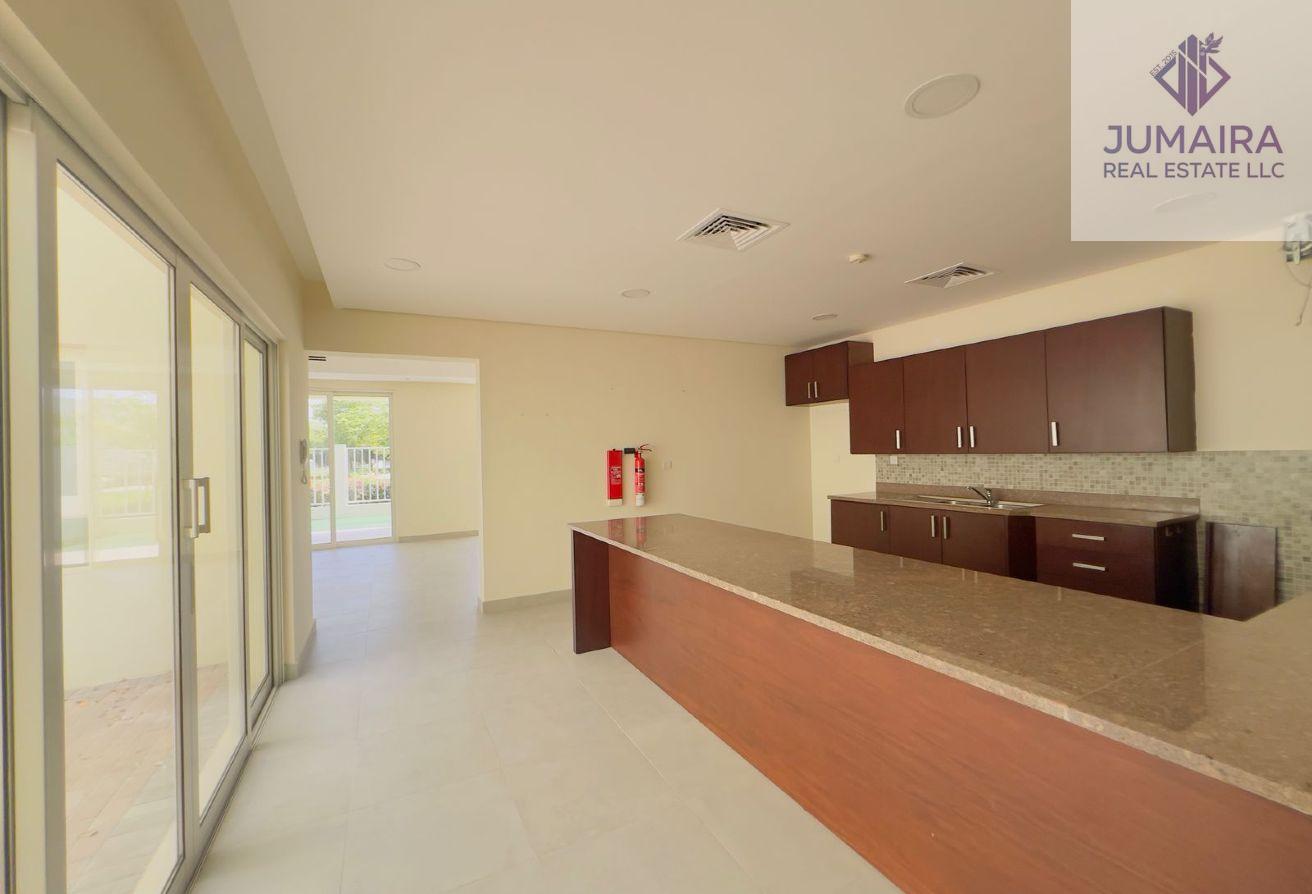 Coastal Living/Bermuda 3BR+Maid Villa/Mina Al Arab