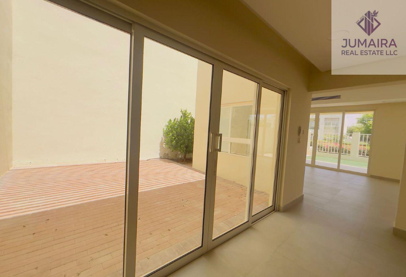 Coastal Living/Bermuda 3BR+Maid Villa/Mina Al Arab