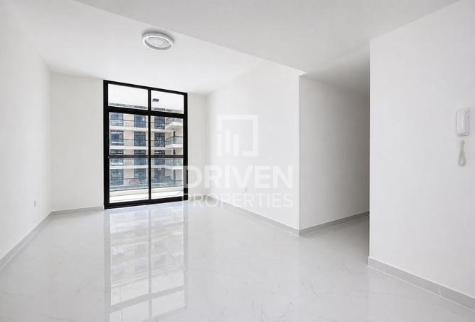 Brand New Apt | Pool View with Maids Room photo 3