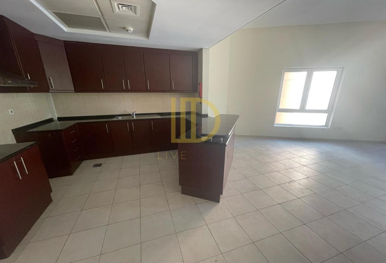 1 Bed + Storage | V-Type | Vacant | Close to Metro photo 7
