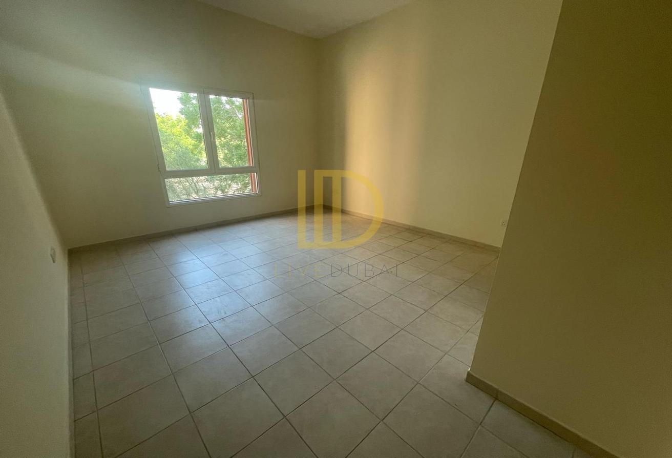 1 Bed + Storage | V-Type | Vacant | Close to Metro photo 12