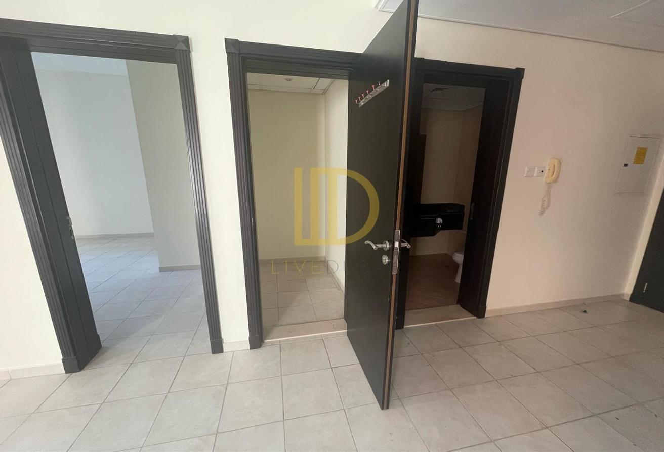 1 Bed + Storage | V-Type | Vacant | Close to Metro photo 11