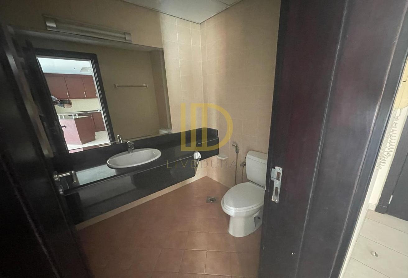 1 Bed + Storage | V-Type | Vacant | Close to Metro photo 8