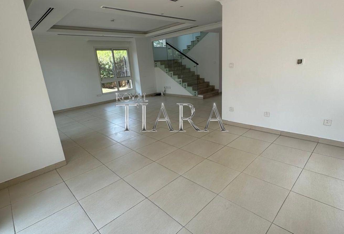 Corner Plot | 3BR + M | Vacant | Single Row