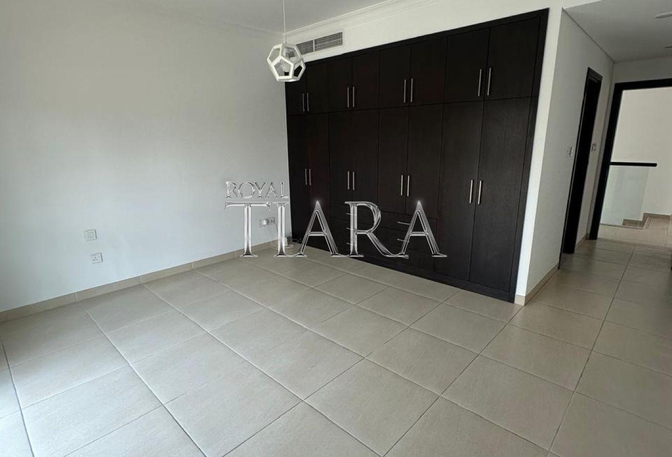Corner Plot | 3BR + M | Vacant | Single Row photo 12