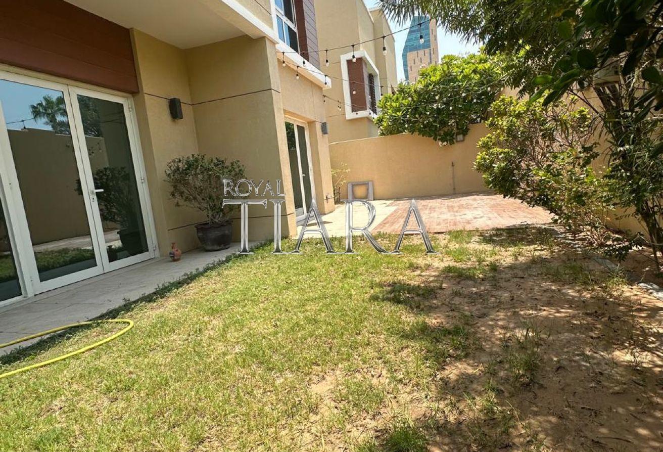 Corner Plot | 3BR + M | Vacant | Single Row photo 16