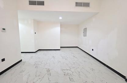 Apartment - 1 - 2 for rent in Fire Station Road - Muwaileh - Sharjah Apartment - 1 - 2 for rent in Fire Station Road - Muwaileh - Sharjah
