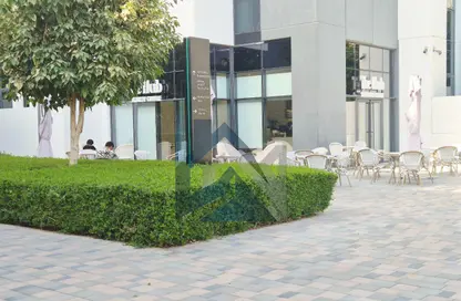 شقة - غرفة نوم - 1 حمام للايجار في إيست فييليدج - الجادة - الشارقة