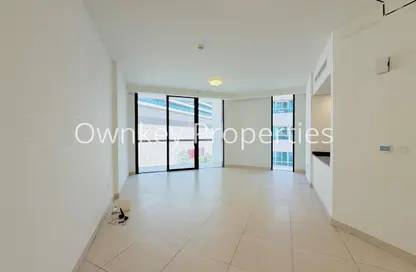 Apartment - 3 Bedrooms - 3 Bathrooms for rent in Golden Sands 16 - Al Mankhool - Bur Dubai - Dubai
