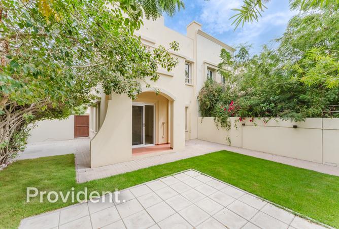 Upgraded | Corner Unit | Close to Lake photo 2