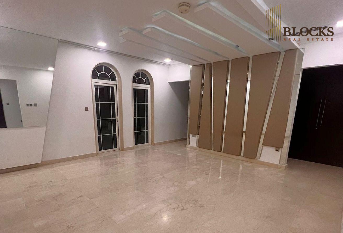 Upgraded 4BR Villa | Private Pool | Huge Layout photo 4