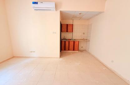 Apartment - Studio - 1 for rent in Fire Station Road - Muwaileh - Sharjah