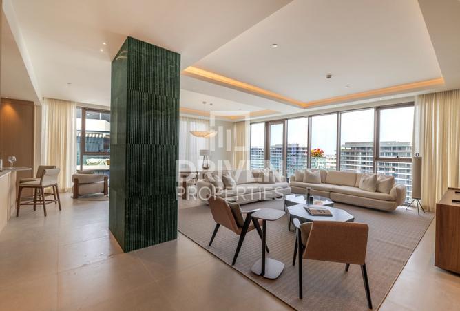 Premium Layout | Corner Unit | Full Canal View