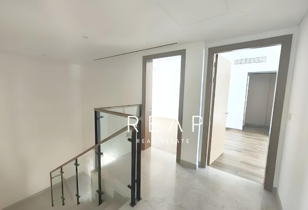 Corner Villa | Spacious 5BR+Maid | Vacant photo 5