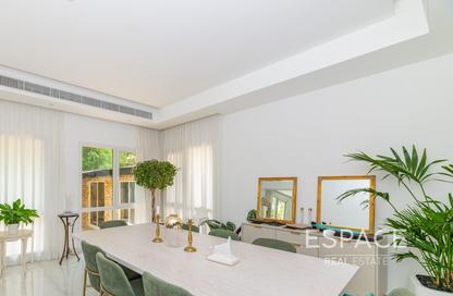 Villa - 6 Bedrooms - 5 Bathrooms for rent in Meadows 8 - Meadows - Dubai