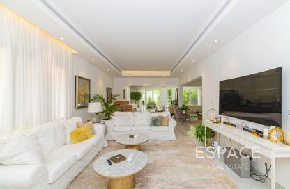 Villa - 6 Bedrooms - 5 Bathrooms for rent in Meadows 8 - Meadows - Dubai Villa - 6 Bedrooms - 5 Bathrooms for rent in Meadows 8 - Meadows - Dubai