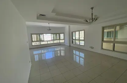 Apartment - 2 Bedrooms - 3 Bathrooms for rent in Al Majaz 1 - Al Majaz - Sharjah