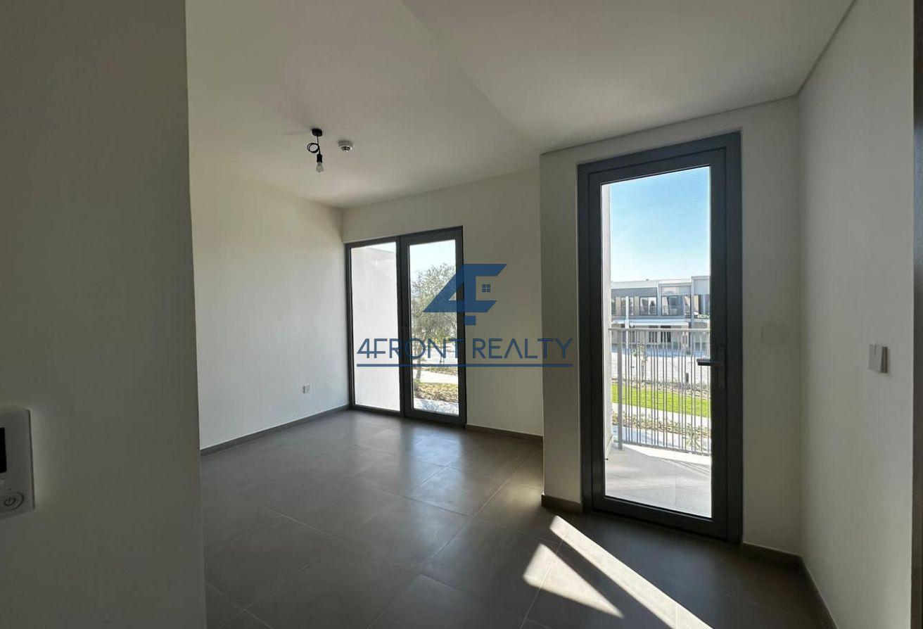 Cul De Sac | Ready To Move | Call Now photo 5