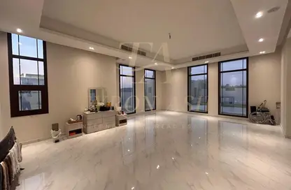 Villa - 5 Bedrooms - 7+ Bathrooms for rent in Al Aweer 1 - Al Aweer - Dubai