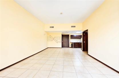 Apartment - 1 - 2 for sale in Silicon Gates 1 - Silicon Gates - Dubai Silicon Oasis - Dubai