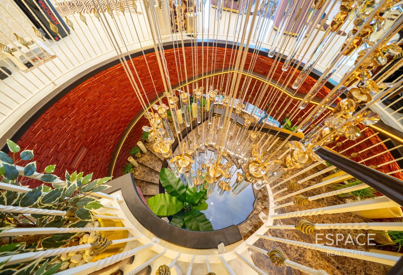 Luxury Penthouse| Private Pool| Fully Upgraded photo 4