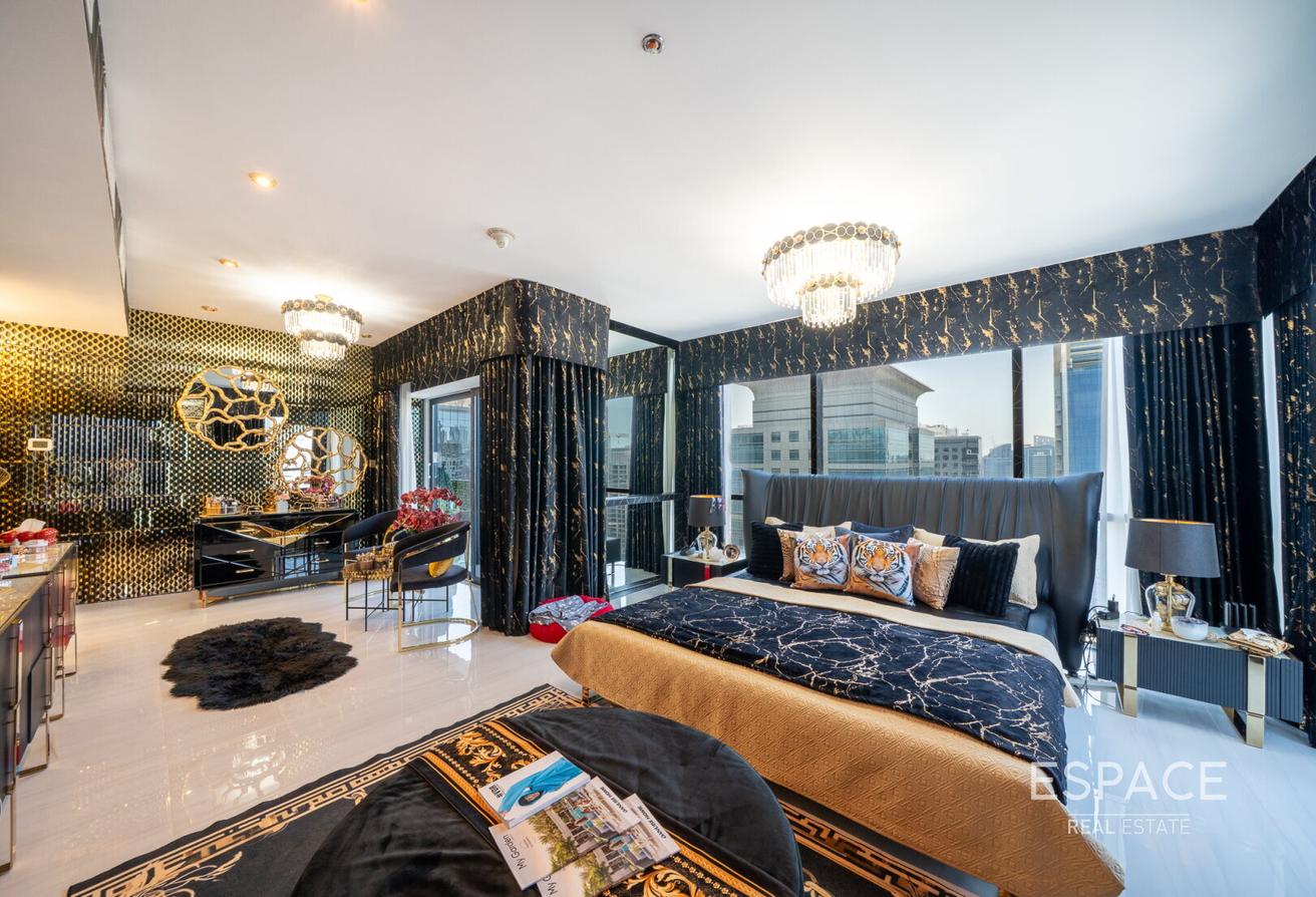 Luxury Penthouse| Private Pool| Fully Upgraded photo 10
