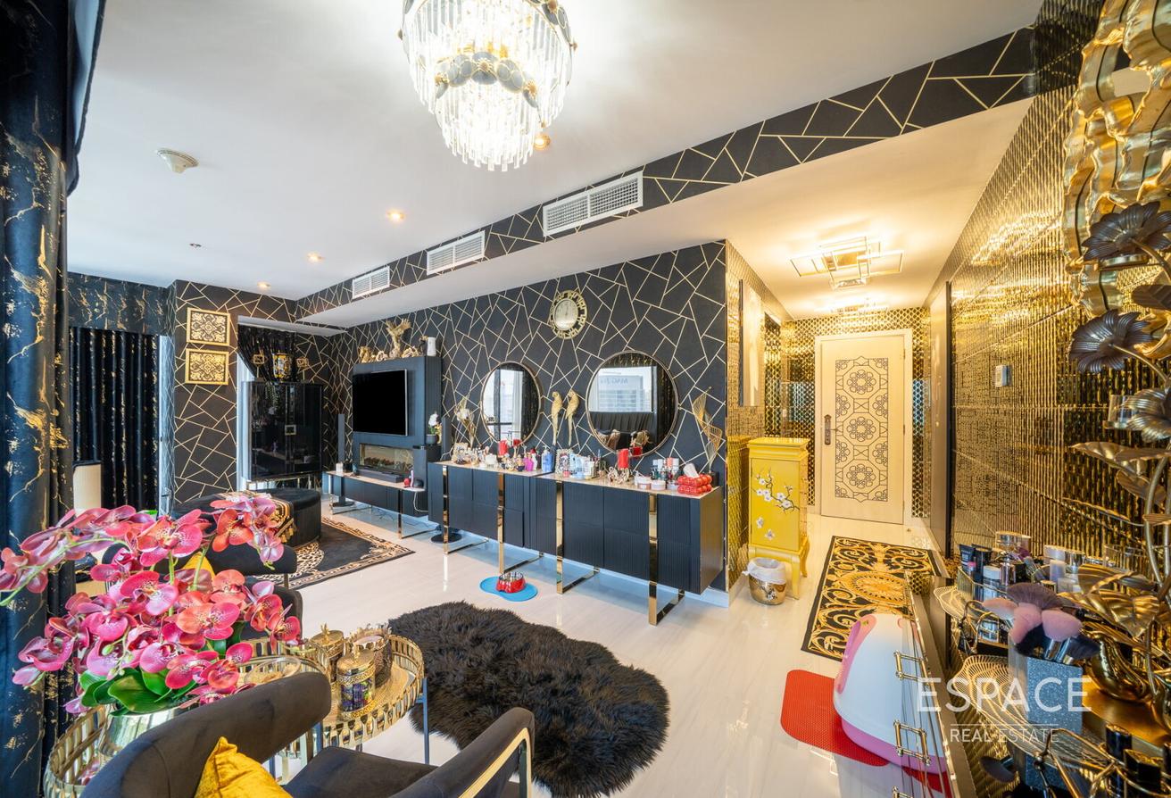 Luxury Penthouse| Private Pool| Fully Upgraded photo 9