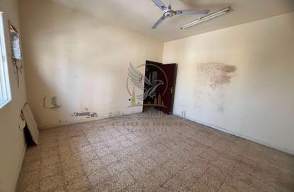 Apartment - 1 Bedroom - 1 Bathroom for rent in Abu shagara Building 2 - Budaniq - Al Qasimia - Sharjah