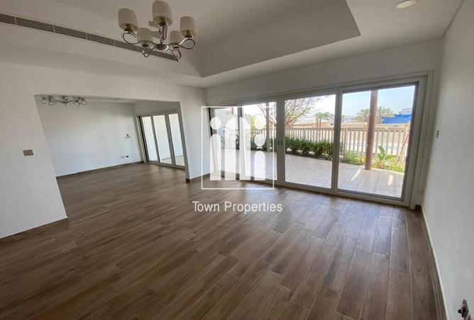 83665325 - Property Image 3