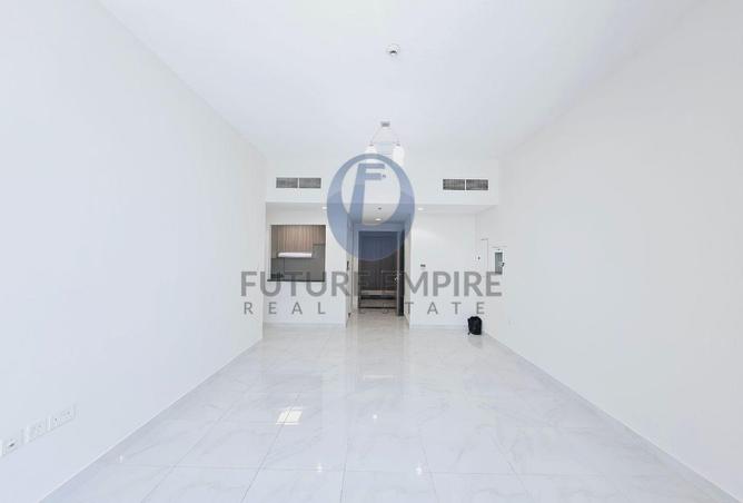 1 MONTH FREE | LUXURIOUS 2BR + BALCONY | GYM POOL photo 3