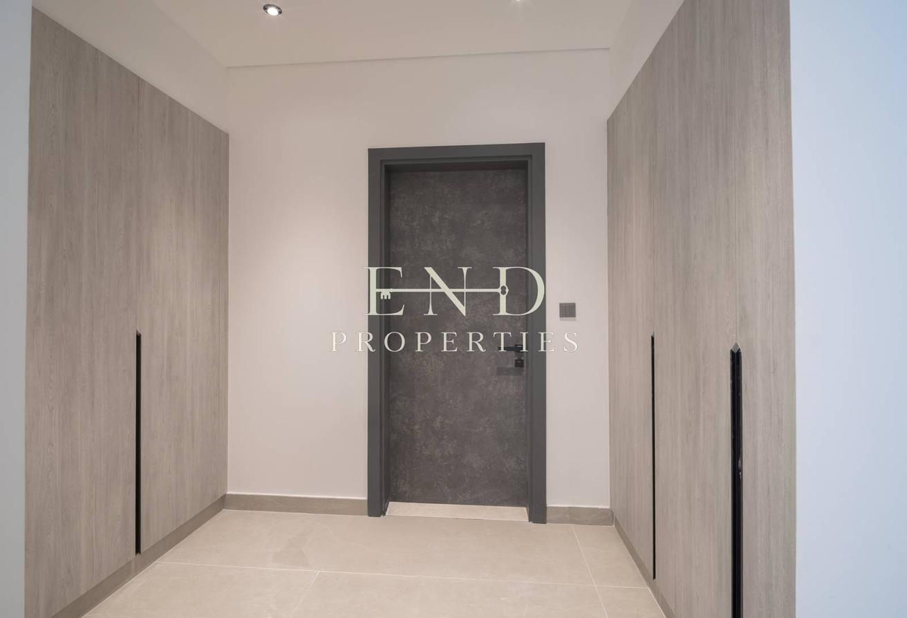 Vacant | Custom-Built | Elevator photo 15