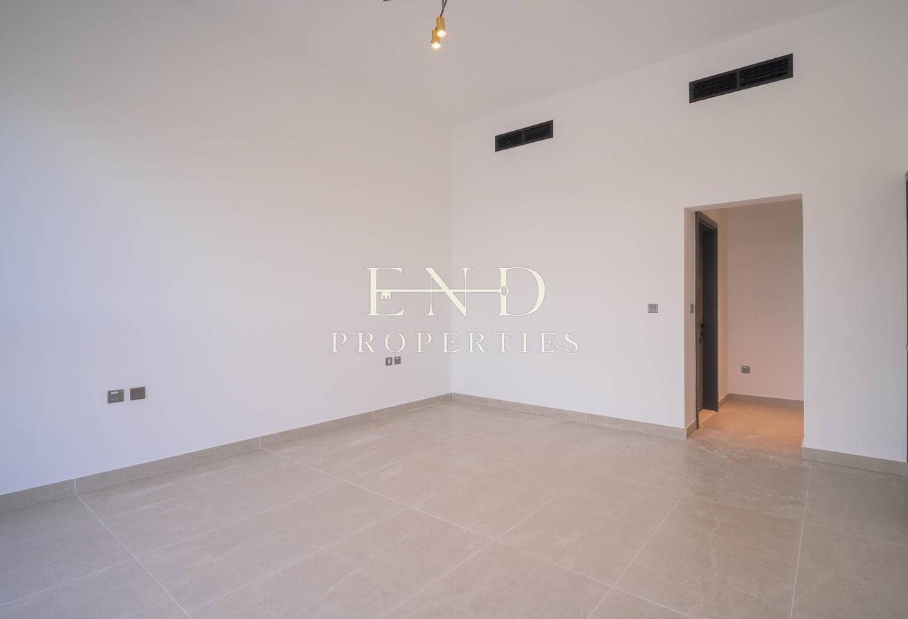 Vacant | Custom-Built | Elevator photo 20