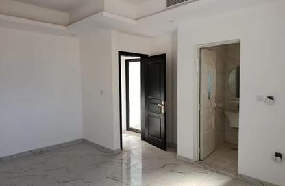 عمارة بالكامل - استوديو - 8 حمامات للبيع في العالية - عجمان