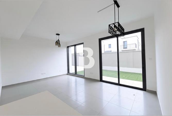 Family Living | Specious | Well Maintained photo 2