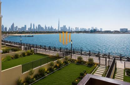Villa - 3 Bedrooms - 5 Bathrooms for rent in Sur La Mer 1 - Sur La Mer - Jumeirah 1 - Jumeirah - Dubai
