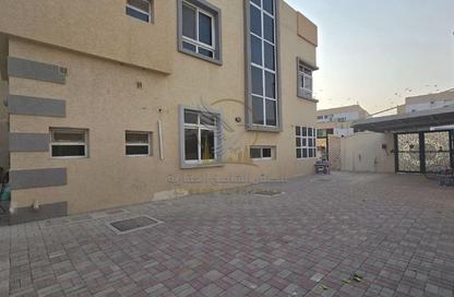 Villa - 4 - 4 for rent in Al Jazzat - Al Riqqa - Sharjah