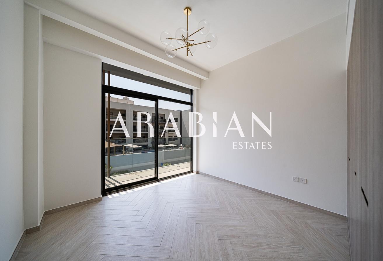Large Layout | Mid Floor | Luxury Building | Study photo 9