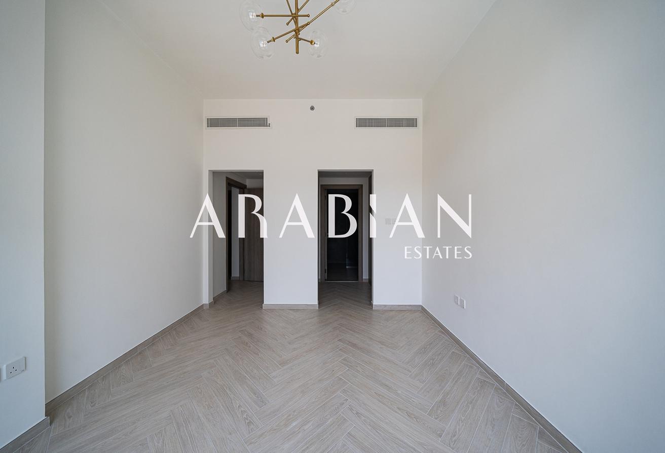 Large Layout | Mid Floor | Luxury Building | Study photo 13