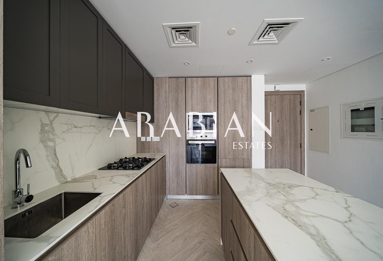 Large Layout | Mid Floor | Luxury Building | Study photo 6