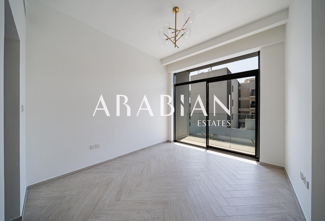 Large Layout | Mid Floor | Luxury Building | Study photo 12