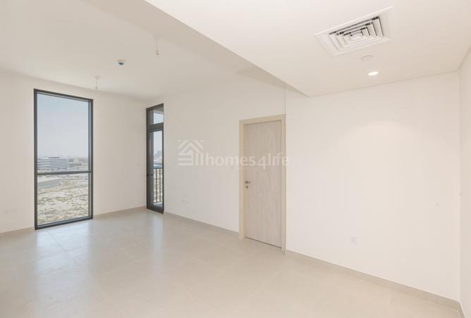 Vacant |   Spectacular Unit  |  Spacious