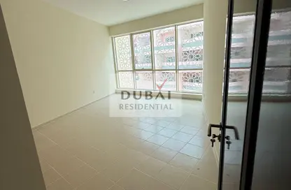 Apartment - 1 Bedroom - 2 Bathrooms for rent in The Gardens Buildings - The Gardens - Dubai