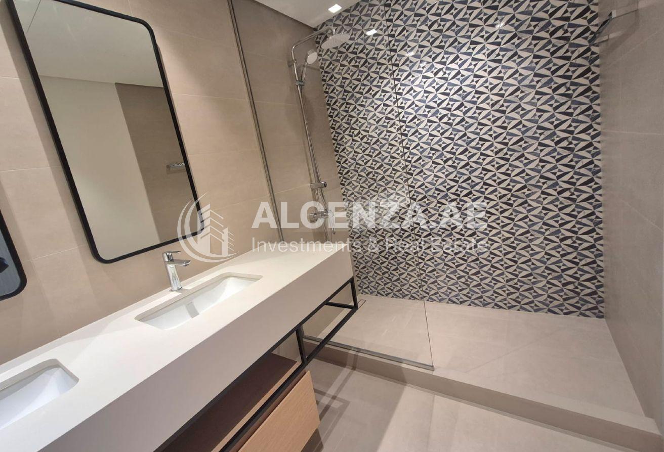 Full Sea view | Huge Layout | Spacious photo 14