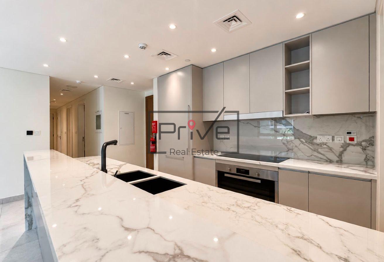 Be the First Tenant | Corner Unit | Spacious 3BR+M photo 6