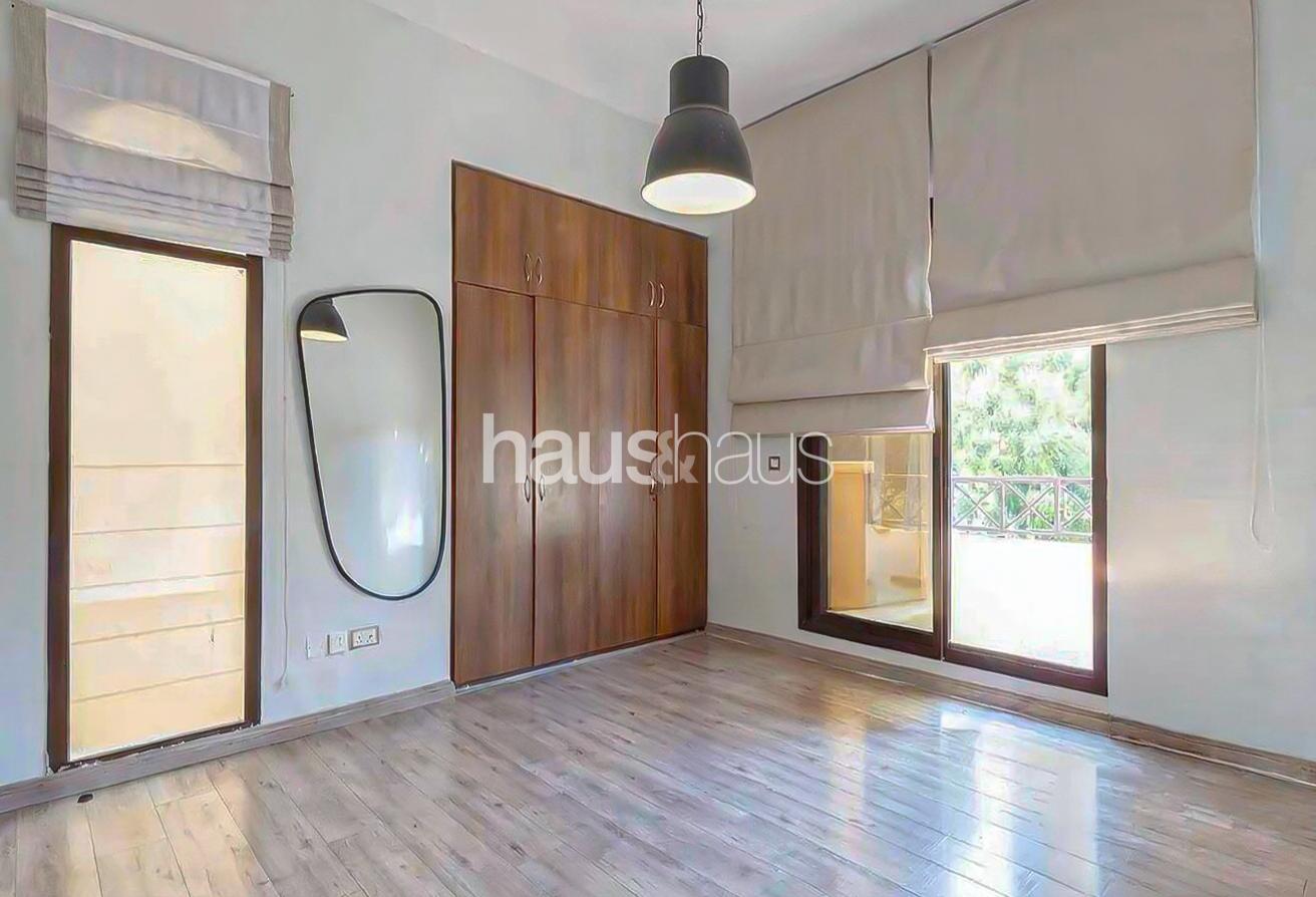Semi Furnished | Upgraded | End Unit 4 BR photo 7