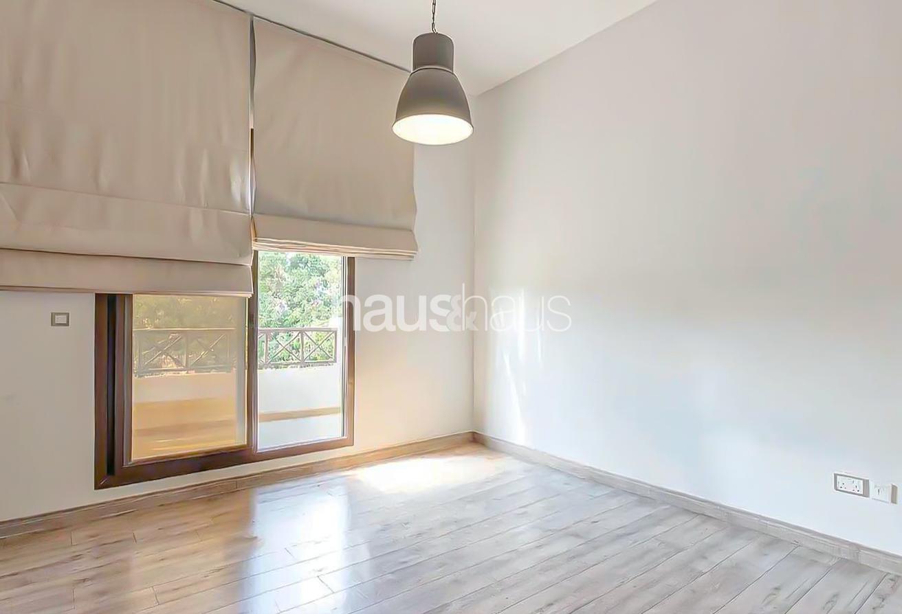 Semi Furnished | Upgraded | End Unit 4 BR photo 8