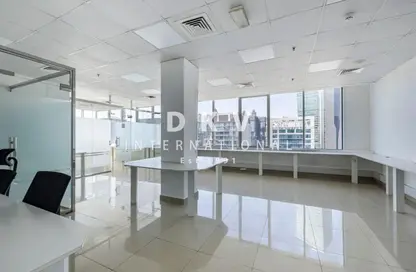 مكتب - غرفة نوم - 1 حمام للايجار في كابيتال جولدن تاور - الخليج التجاري - دبي