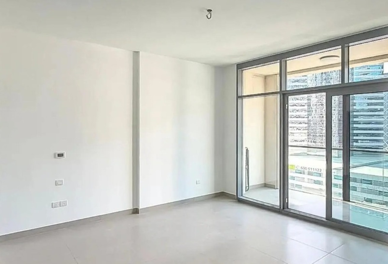 PRIME LOCATION | WITH BALCONY | UNFURNISHED gallery image